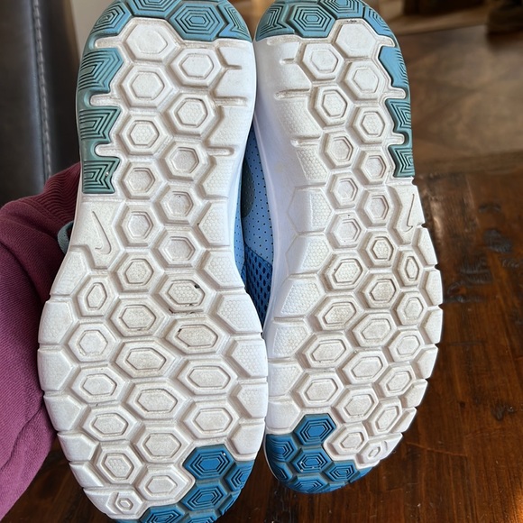 Nike Girl’s Shoes - Picture 3 of 3